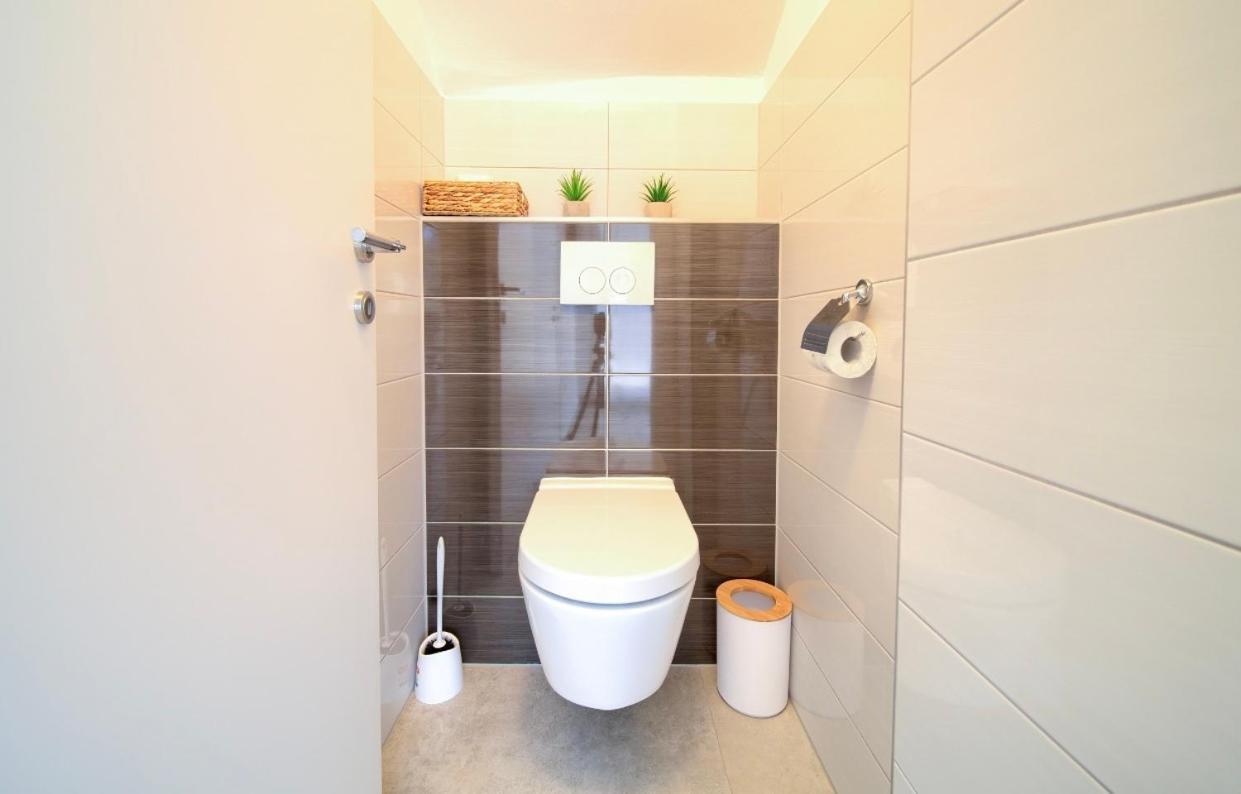 Apartment Sasso Bianco With The Private Pool Njivice Exteriör bild