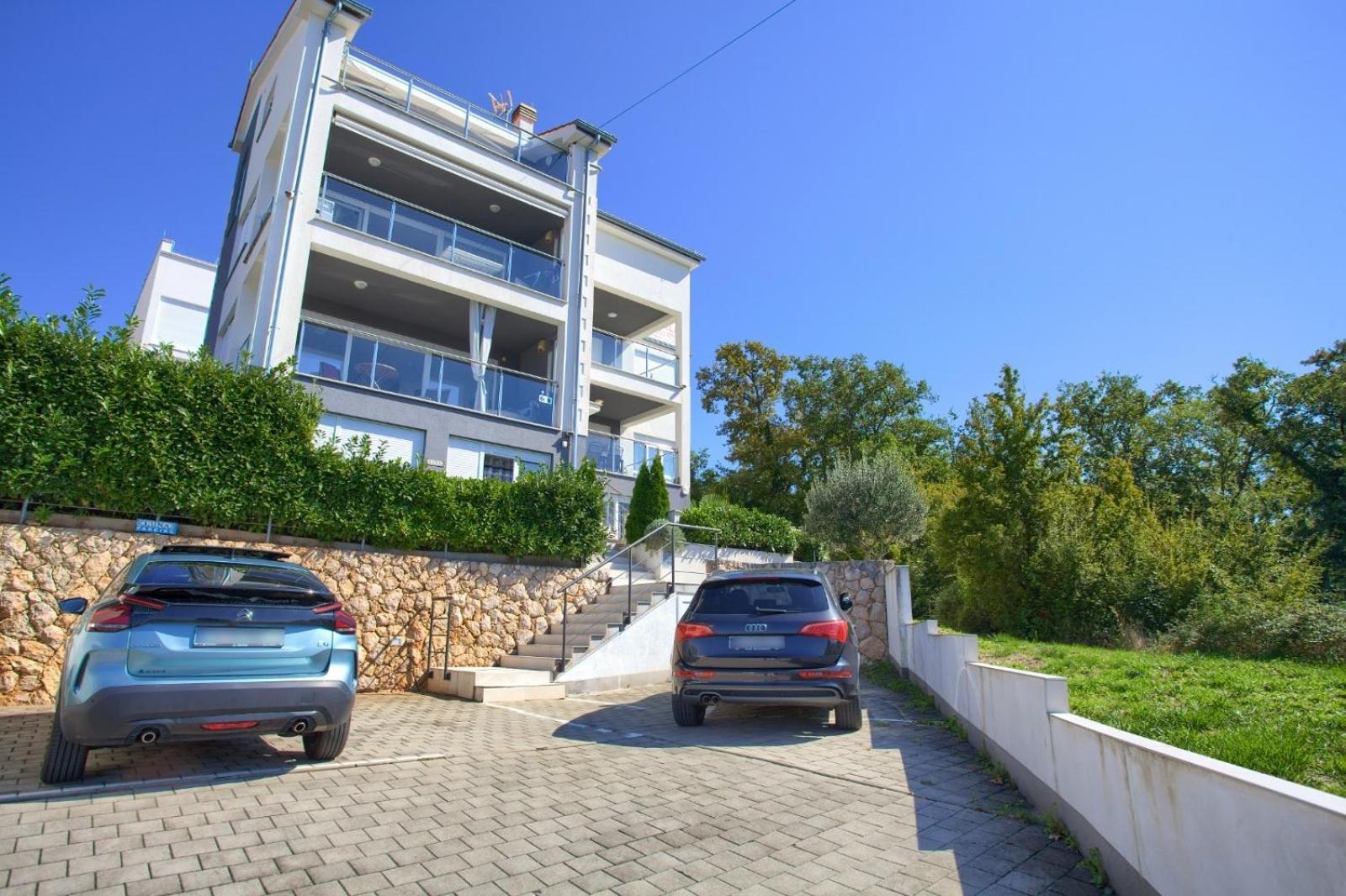 Apartment Sasso Bianco With The Private Pool Njivice Exteriör bild